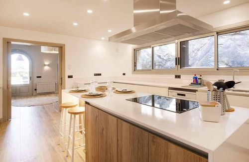 Tossa de Mar House | Exclusive Sant Jaume Villa with Pool and Spa Amenities