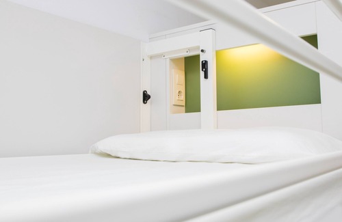 El Camp de l'Arpa del Clot Hostel | Discover Sant Jordi Hostels Sagrada Familia - Guest Favorite!