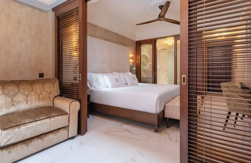 Las Palmas de Gran Canaria Hotel | Discover Santa Catalina: A Royal Hideaway with Ocean Views