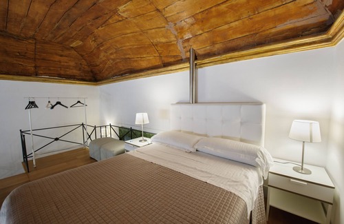 Historical Center Hotel | Indulge at Santa Chiara Boutique Hotel – 4-Star Spa Retreat