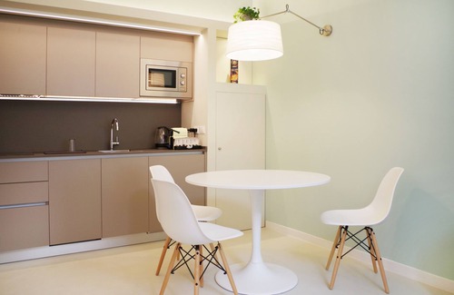 Roman Quarter Apartment | Explore Santa Chiara Suite in Historic 18th Century Charm