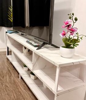 Santa Rosa Apartment | Santa Cosy Villa B Fast Wi-Fi, Netflix Included Split system Air-con & Hot Shower