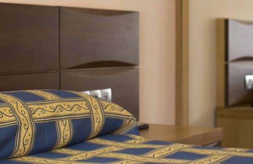 Montaos Hotel | Welcoming Santa Cruz Hotel with Pool & Spa Amenities