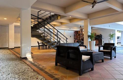 Papare Villa | Villa Santa Donama: Pet-Friendly Retreat with Private Pool