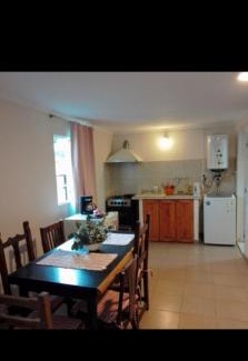 Santa Fe Apartment | Santa fe Boulevard apartment with AC and Wifi