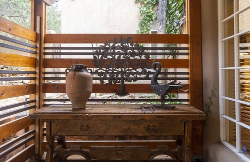 North Hills House | Santa Fe Dream, Across the street from 10,000 Waves!!! King Bedroom