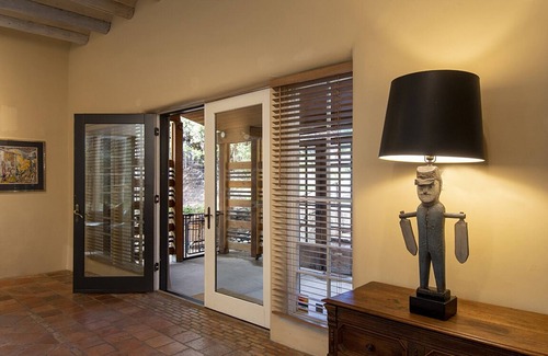 North Hills House | Santa Fe Dream, Across the street from 10,000 Waves!!! King Bedroom