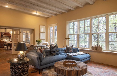 North Hills House | Santa Fe Dream, Across the street from 10,000 Waves!!! King Bedroom