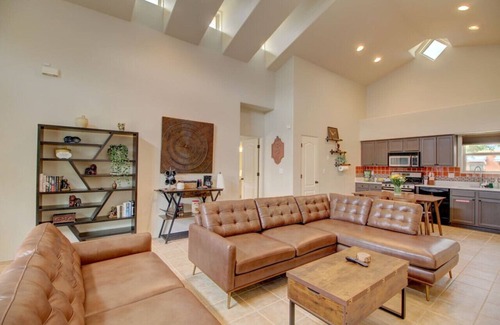 Santa Fe House | Santa Fe Home with Private Yard