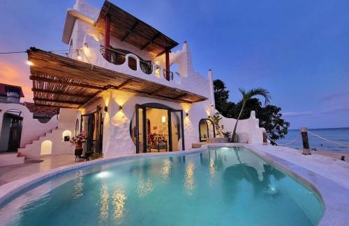 Tuy An Bed & Breakfast | Relax at Santa Fe House - Gành Đá Đĩa with Oceanfront Views