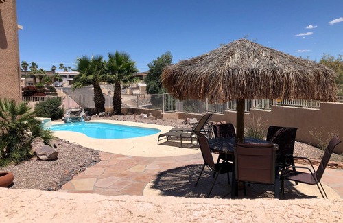 Residential Estates House | Unforgettable Santa Fe Lake Escape with Ocean View & Spa