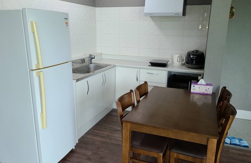 Namhae House | Budget-Friendly Santa Fe Pension with Family-Friendly Amenities