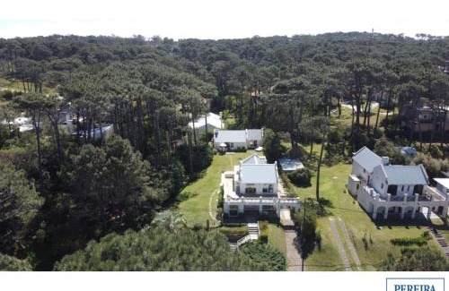 La Barra Villa | Pet-Friendly Retreat at Santa María del Este – Rated 9/10