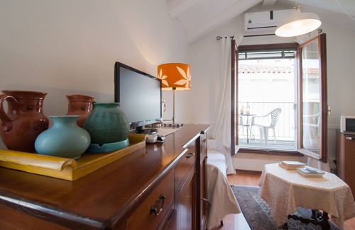 Castello Apartment | Elegant Santa Maria Formosa: Spa, Breakfast & Family-Friendly