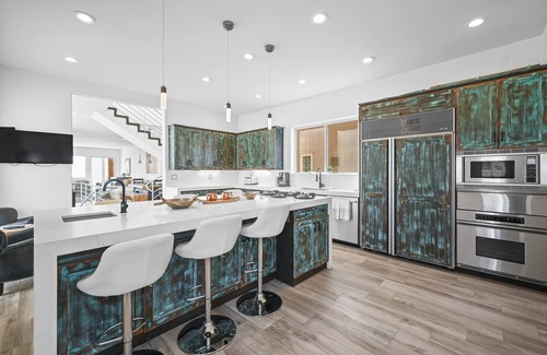 Downtown House | Beachfront Santa Monica Home with Ocean Views and Pool