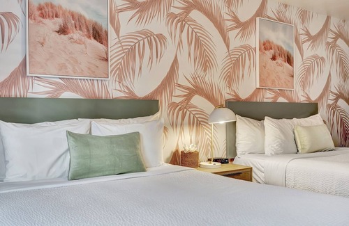 Ocean Park Hotel | Discover Santa Monica Hotel: Family-Friendly with Spa & Breakfast