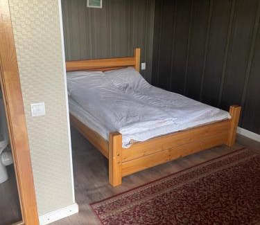 Chon-Uryukty House | Affordable Santa Monica Hotel with Pool & Family Amenities