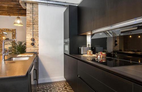 Centro - Sagrario Apartment | Elegant Chezmoihomes Santa Paula in Granada's Heart