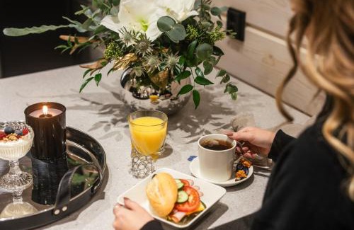 Napapiiri Apartment | Exclusive Santa's Boutique Villa with Hot Tub & Breakfast