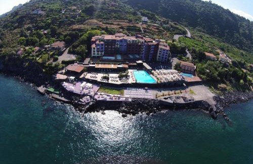 Santa Tecla Hotel | Elegant Santa Tecla Palace with Oceanfront Views & Pool