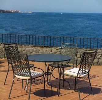 Santa Tecla Hotel | Elegant Santa Tecla Palace with Oceanfront Views & Pool