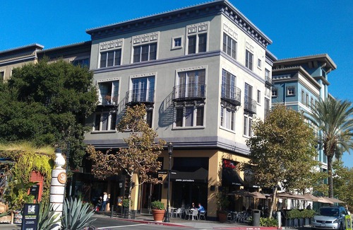 The Villas Condo | Modern Loft in Santana Row: Ideal for Your Silicon Valley Stay