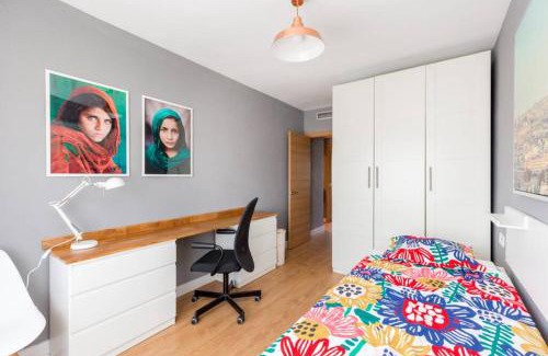 Parque de Roma Apartment | Comfortable Santander Executive Apartment with Garage