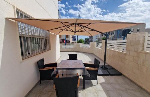 Santa Pola Apartment | Discover Santapolabeach: Rated 10/10 with Ocean Views