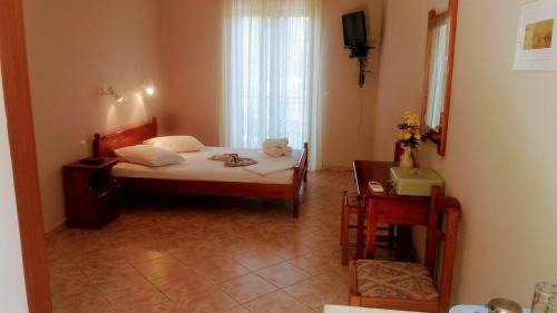 Asprogerakata Apartment | Budget-Friendly Stay at Santas Rooms - Rated 9/10 by Guests