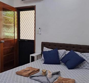 Puerto Princesa City Centre Apartment | Santiago Inn Puerto Princesa Inc