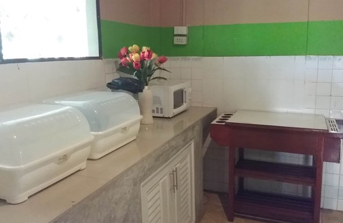 Mak Khaeng Hotel | Budget-Friendly Santipran Place with Family Amenities