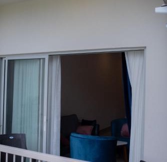 Negombo Apartment | Santorini 2BR Resort Apartment - Negombo Beach & Airport