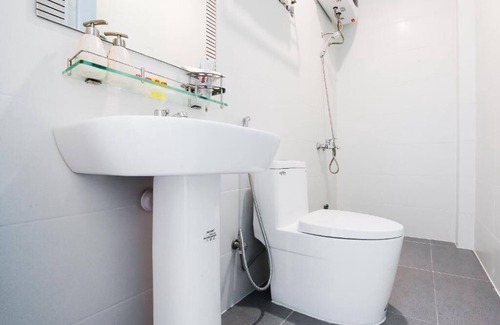 Cam Le Hotel | Santorini House and Coffee