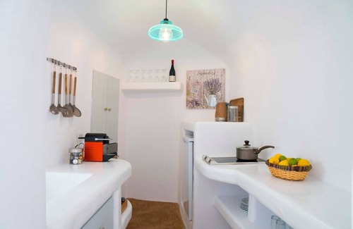Emporio House | Discover Santorini Treasures: Lemon Villa with Pool & Spa