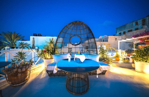 Oia House | Experience Oia: Sunset Apartment with Pool and Ocean Views