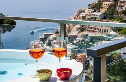 Liparlati Apartment | Relaxing Santoro Suite in Positano with Spa and Hot Tub