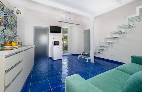 Liparlati Apartment | Indulge in Santoro Suite with Jacuzzi View in Positano