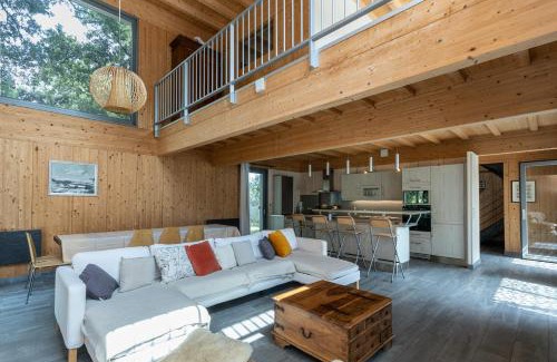 Moliets-et-Maa House | Relax at Santos Villa: Poolside Retreat Near the Beach