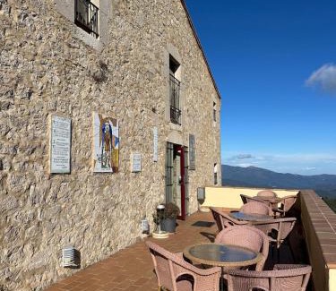 Albanya Hotel | Discover Santuari Mare de Déu Del Mont: Family-Friendly Retreat