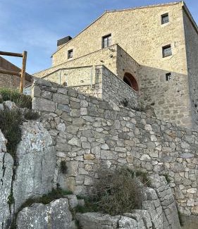 Albanya Hotel | Discover Santuari Mare de Déu Del Mont: Family-Friendly Retreat