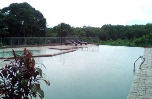 Santubong Apartment | Beautiful Santubong Suites Kuching with Oceanfront Pool