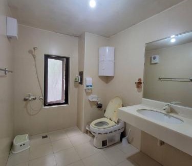 Sanyi House | Pet-Friendly Getaway at Sanyi Happiness B&B with Breakfast