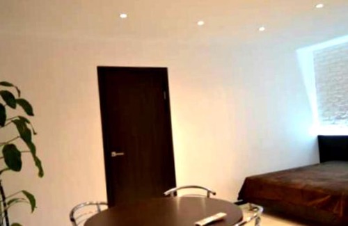 Bucharest City-Centre House | Family-Friendly Stay at Saoelectrics Hotel with Pet Access