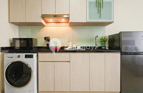 Cikini Apartment | Discover Saorsa by Kozystay - Poolside Retreat in Menteng