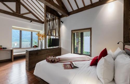 Cat Cat Village Resort | Relax at Sapa Catcat Hills Resort & Spa with Oceanfront Views
