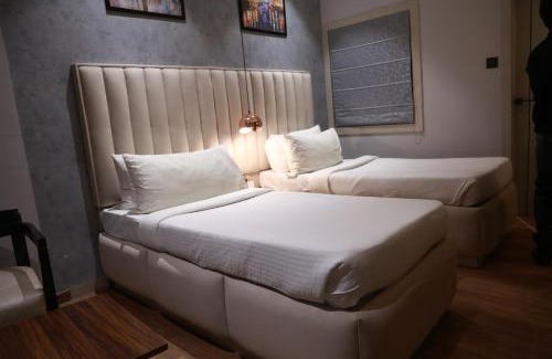 Auli Hotel | Explore Comfort at Sapna Clarks Inn Lucknow