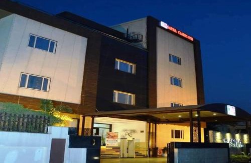 Auli Hotel | Explore Comfort at Sapna Clarks Inn Lucknow