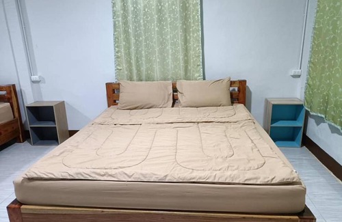 Bung Khong Long Villa | Cozy Sappermpool Homestay: Family and Pet Friendly Stay