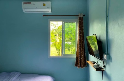 Bung Khong Long Villa | Cozy Sappermpool Homestay: Family and Pet Friendly Stay