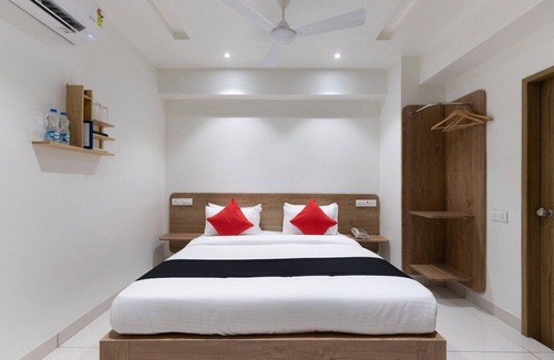 Jamnagar Hotel | Budget-Friendly Sapphero Akshar Inn with Family Amenities